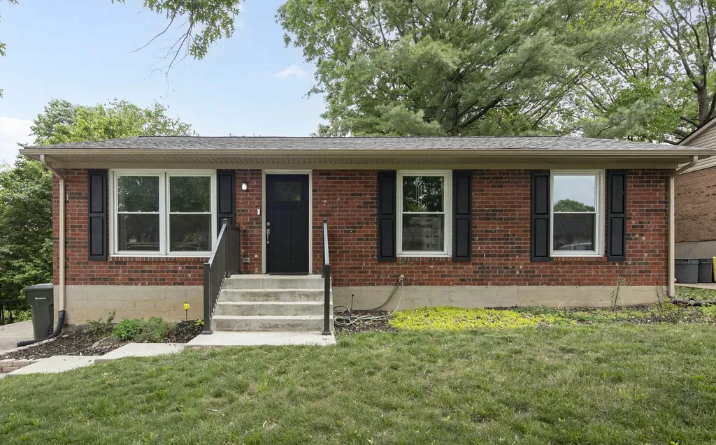 3208 Mirror Lake Drive Lexington KY 40515