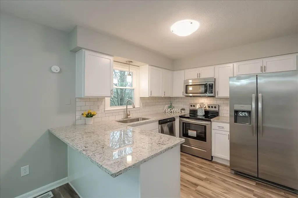 3208 Mirror Lake Drive Lexington KY 40515
