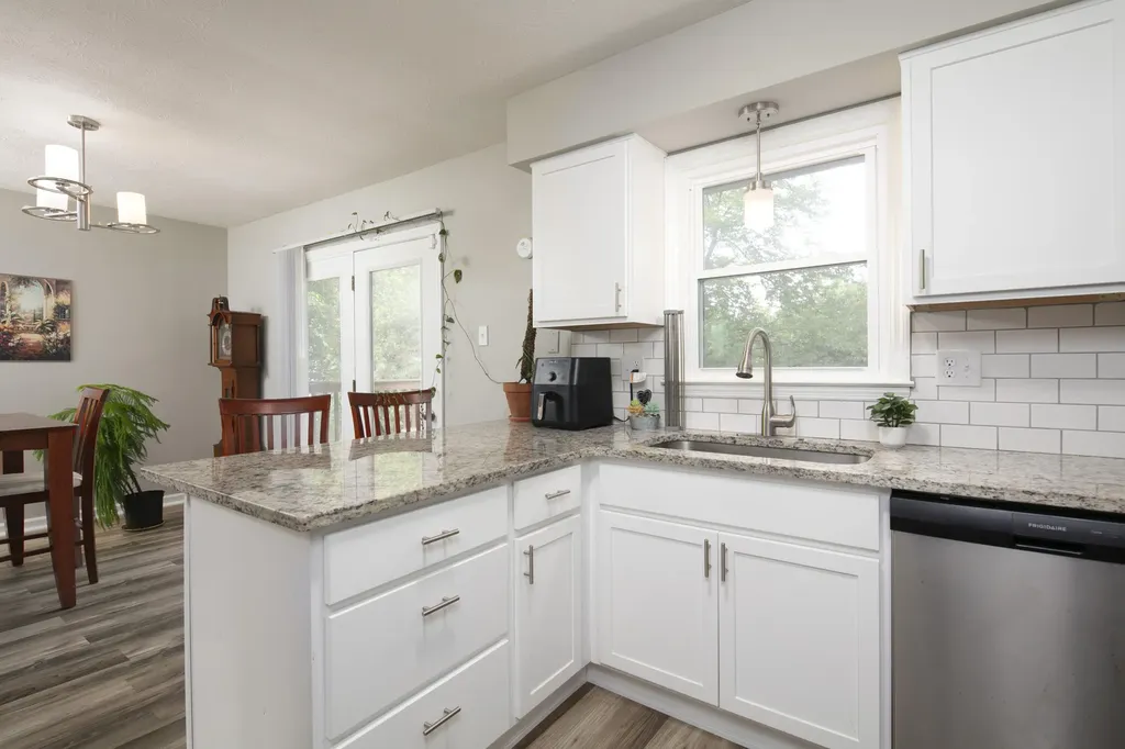 3208 Mirror Lake Drive Lexington KY 40515