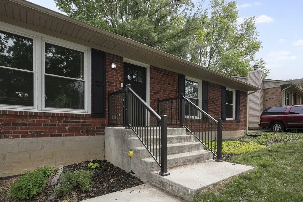 3208 Mirror Lake Drive Lexington KY 40515