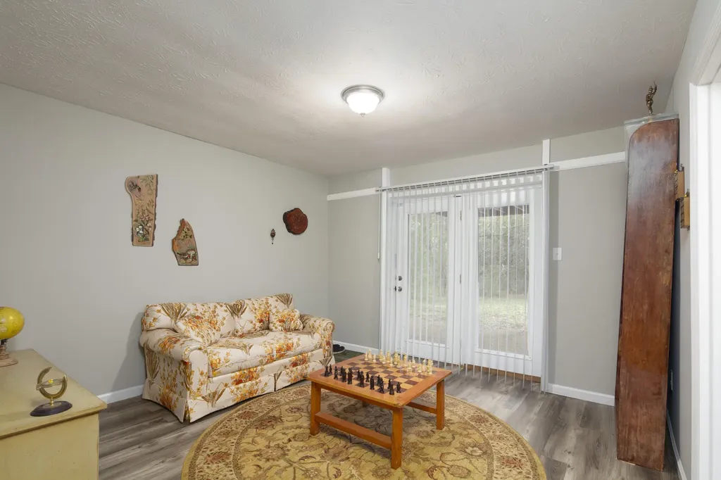 3208 Mirror Lake Drive Lexington KY 40515