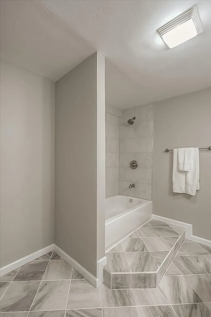 3208 Mirror Lake Drive Lexington KY 40515