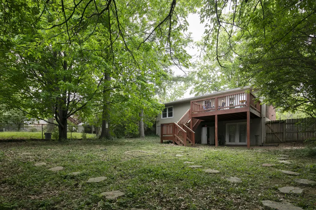 3208 Mirror Lake Drive Lexington KY 40515