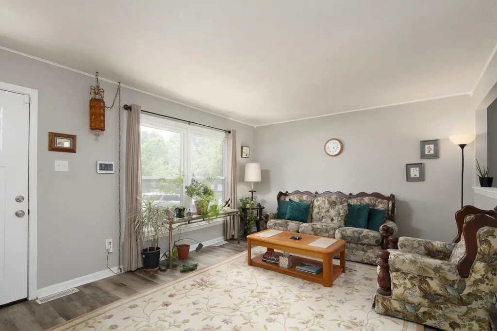 3208 Mirror Lake Drive Lexington KY 40515