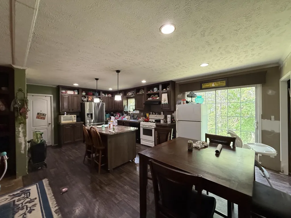2508 Amos Ridge Road Frenchburg KY 40322