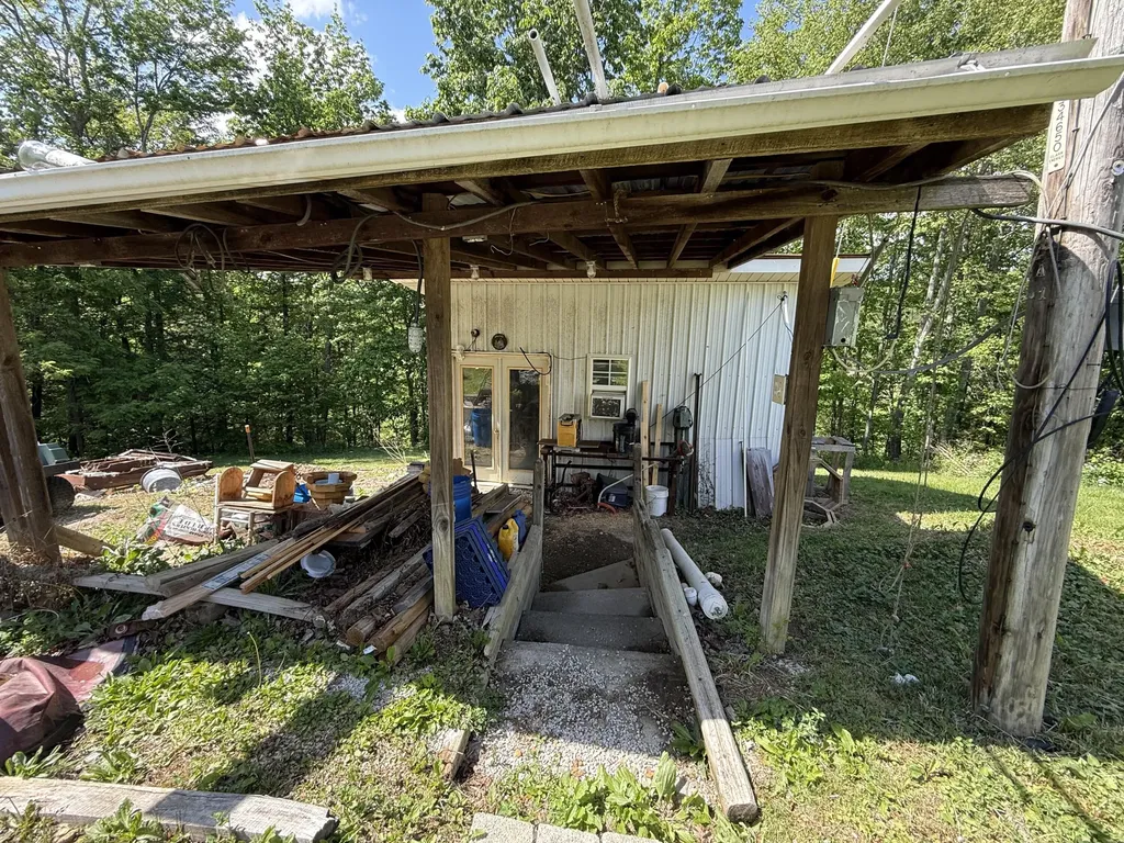 2508 Amos Ridge Road Frenchburg KY 40322