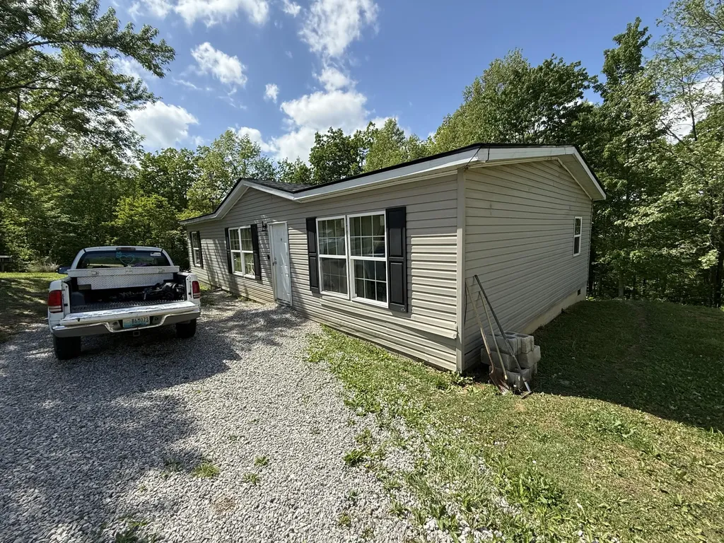 2508 Amos Ridge Road Frenchburg KY 40322