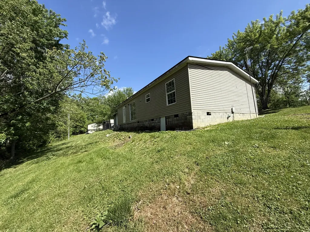2508 Amos Ridge Road Frenchburg KY 40322