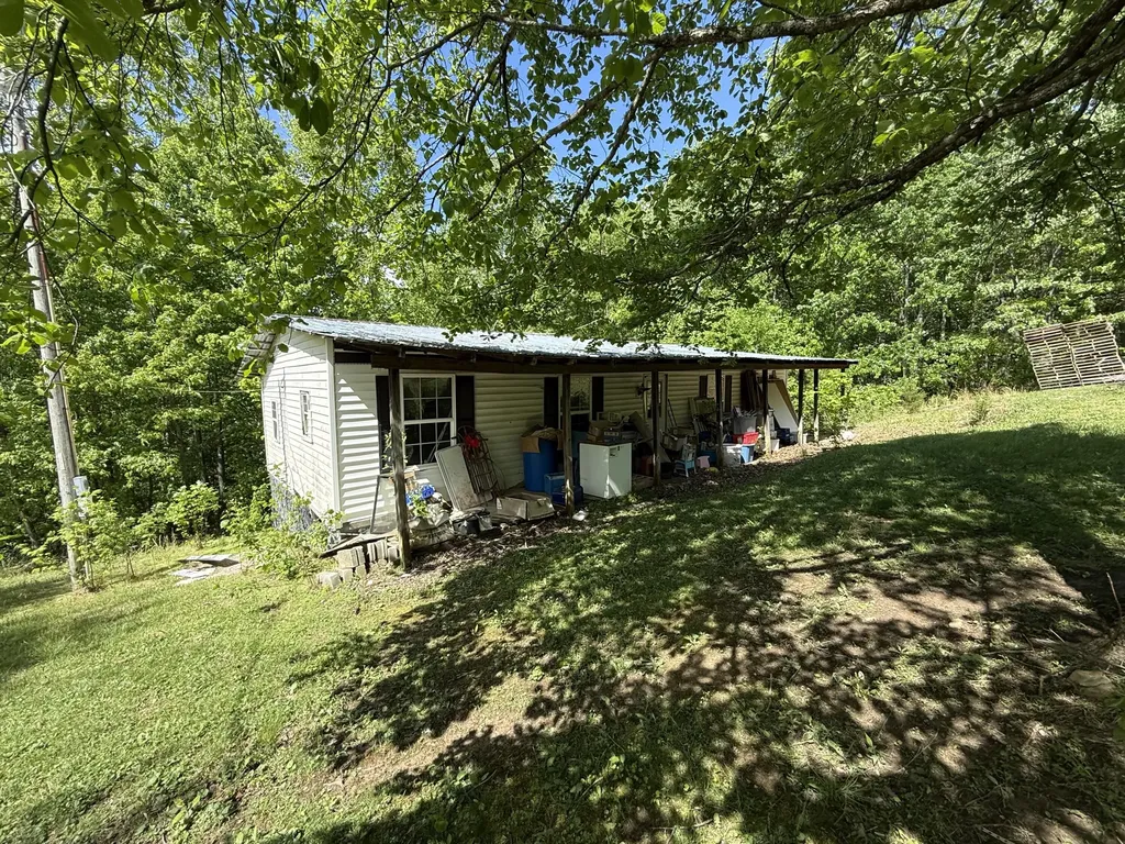 2508 Amos Ridge Road Frenchburg KY 40322