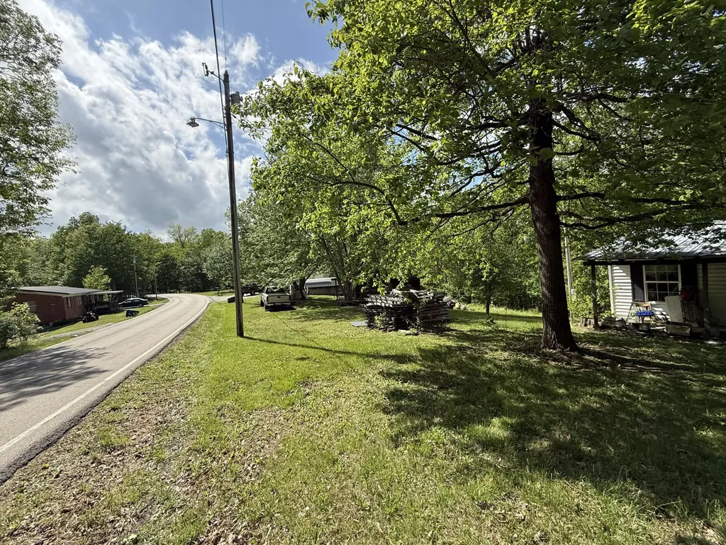 2508 Amos Ridge Road Frenchburg KY 40322