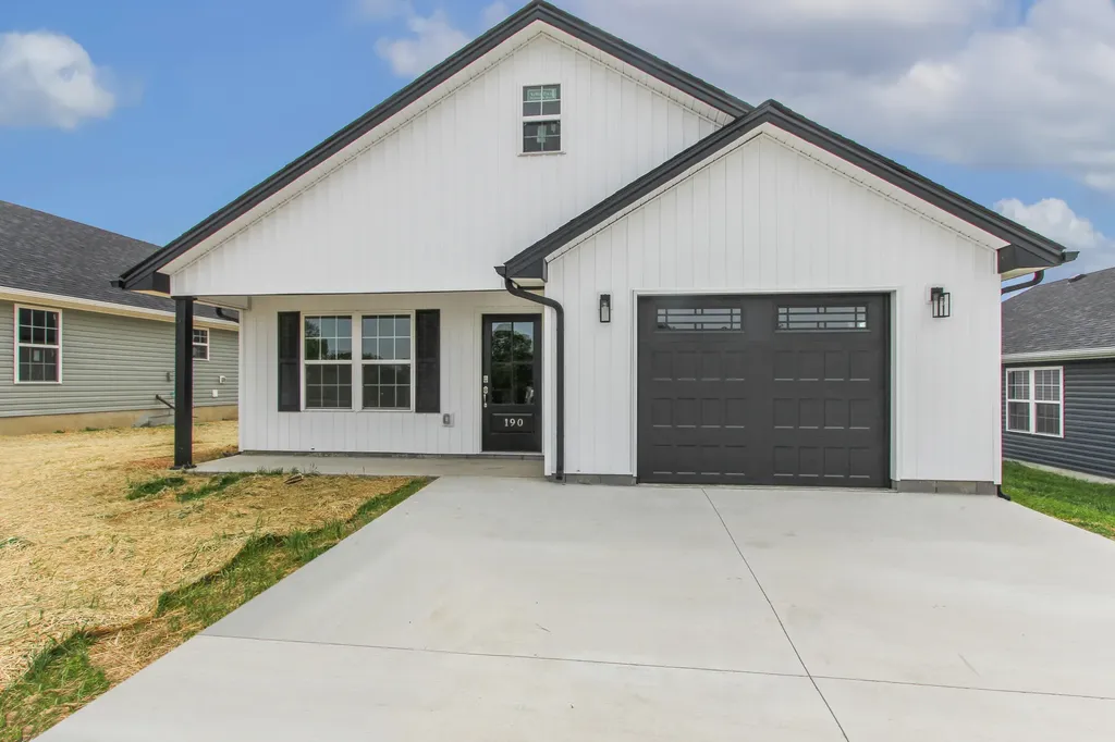 190 Charles Carr Drive Harrodsburg KY 40330