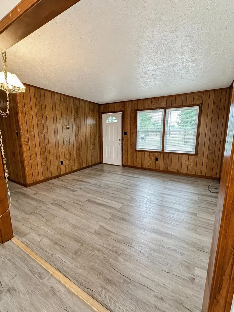 98 Eads Street Monticello KY 42633