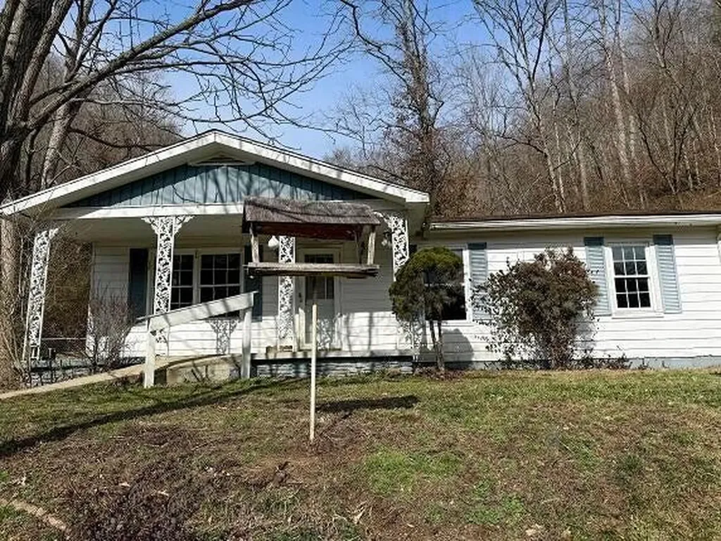 128 Davis And Smith Road Manchester KY 40962