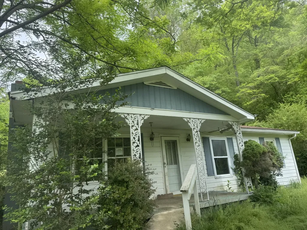 128 Davis And Smith Road Manchester KY 40962