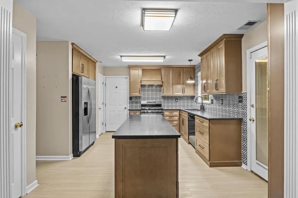 1232 Speculator Court Lexington KY 40514