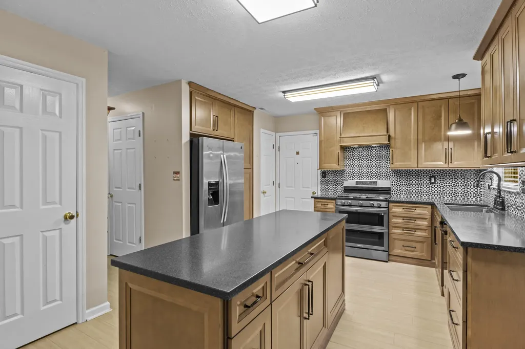 1232 Speculator Court Lexington KY 40514