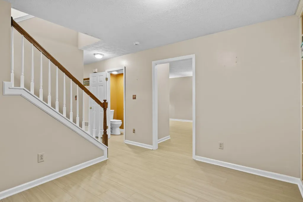 1232 Speculator Court Lexington KY 40514