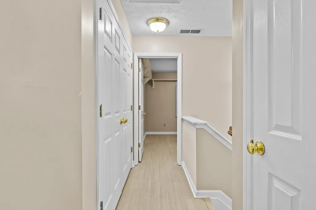 1232 Speculator Court Lexington KY 40514
