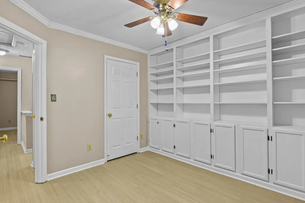 1232 Speculator Court Lexington KY 40514