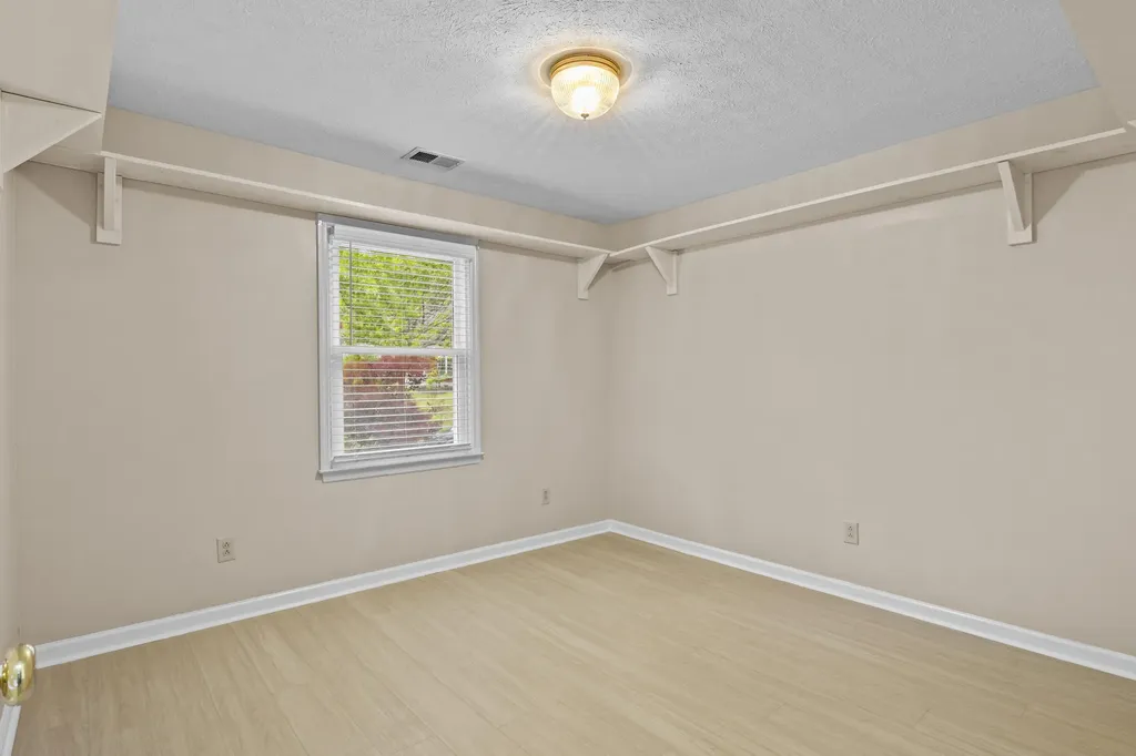 1232 Speculator Court Lexington KY 40514