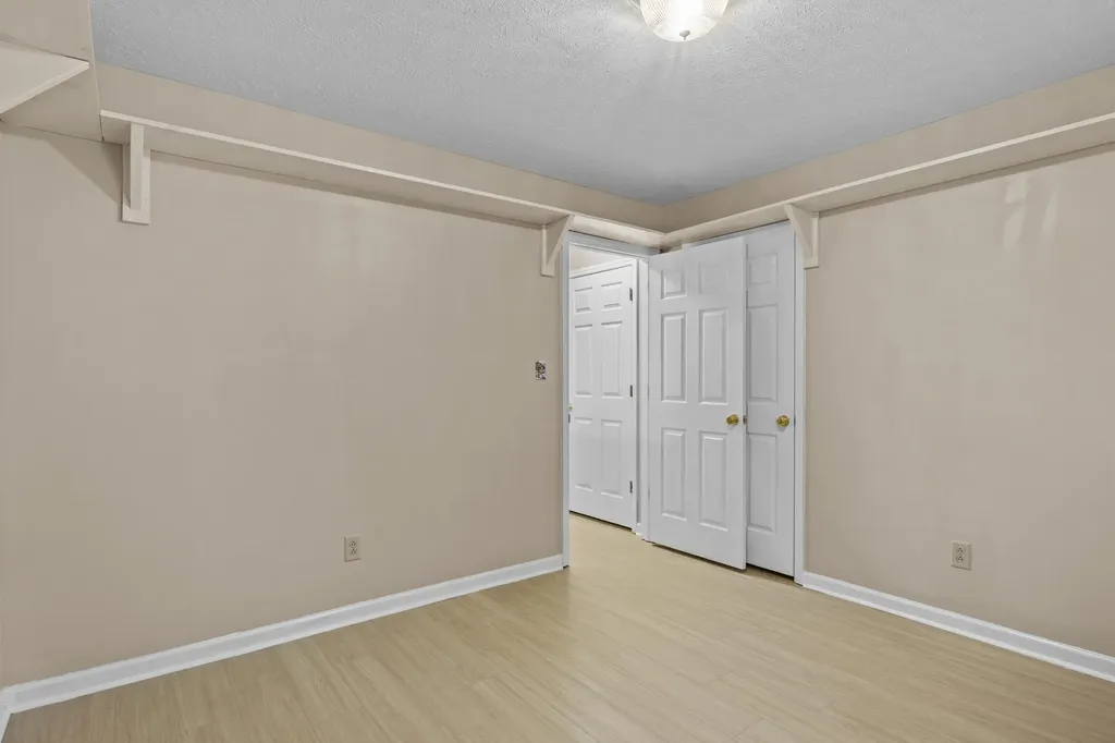 1232 Speculator Court Lexington KY 40514