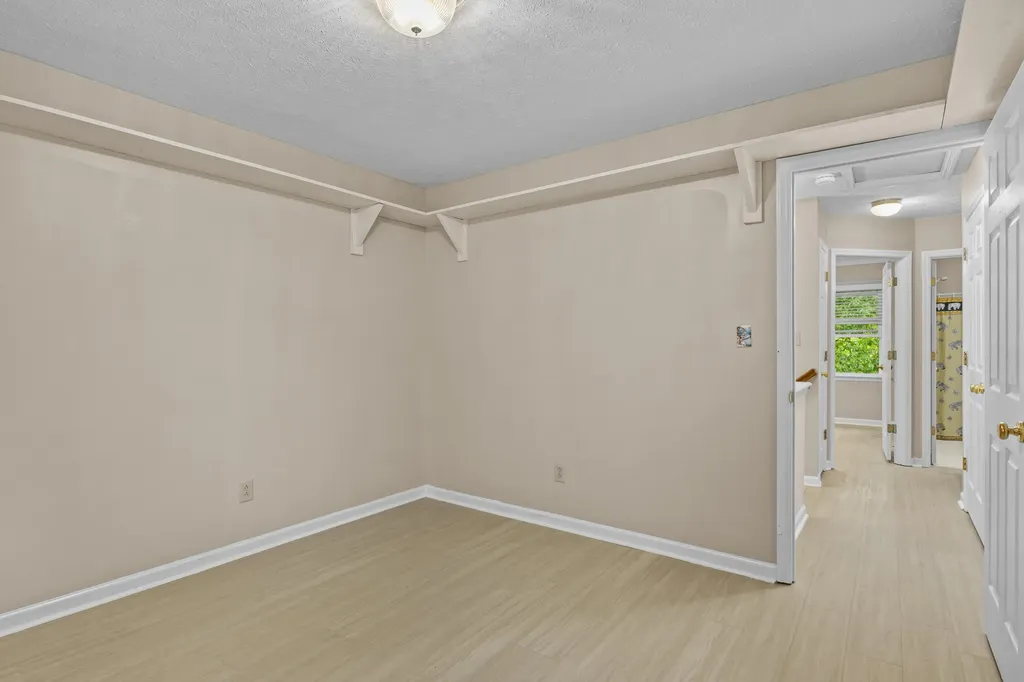 1232 Speculator Court Lexington KY 40514