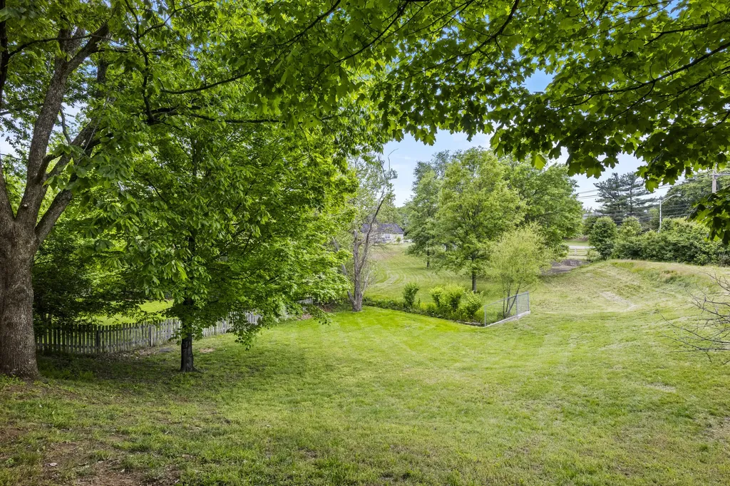 1232 Speculator Court Lexington KY 40514