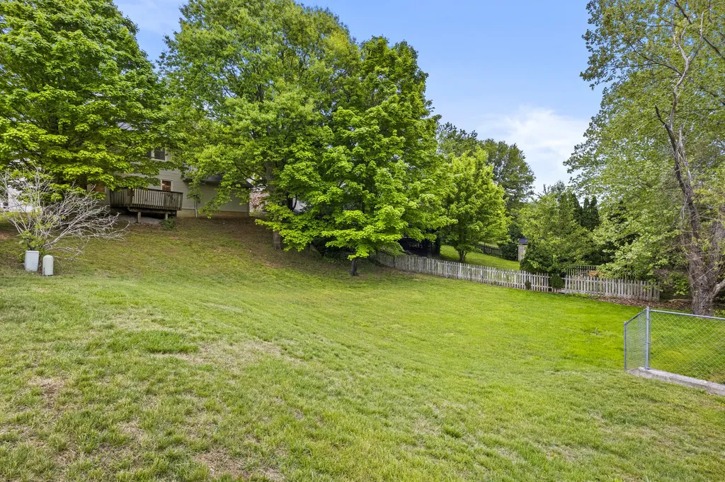 1232 Speculator Court Lexington KY 40514