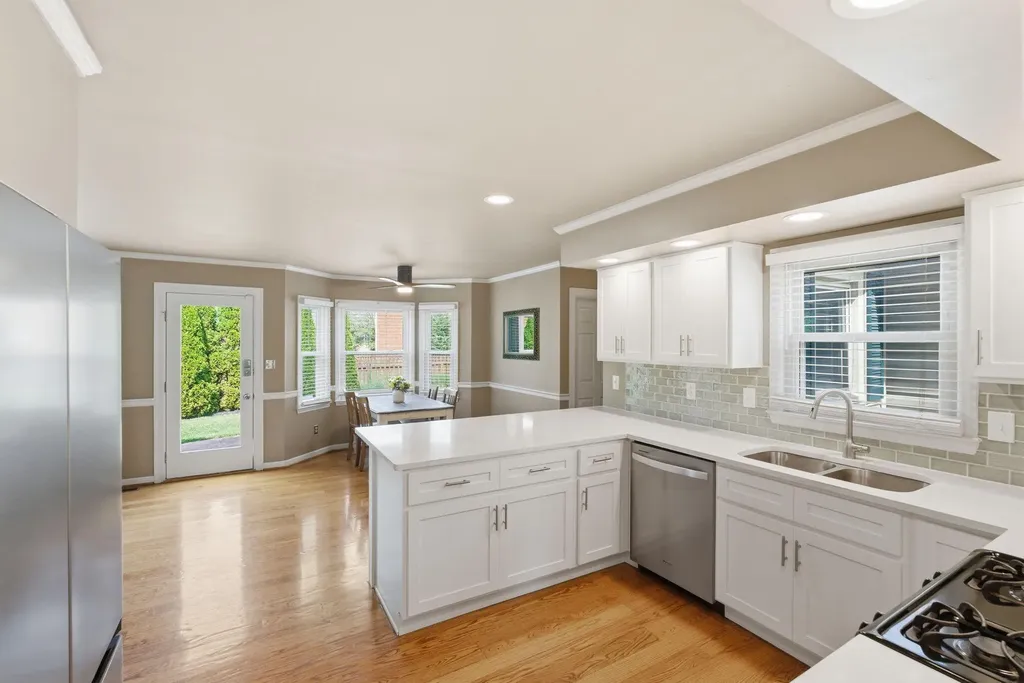 93 Shady Lane Lexington KY 40503