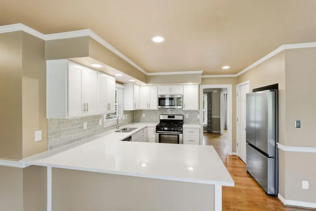93 Shady Lane Lexington KY 40503