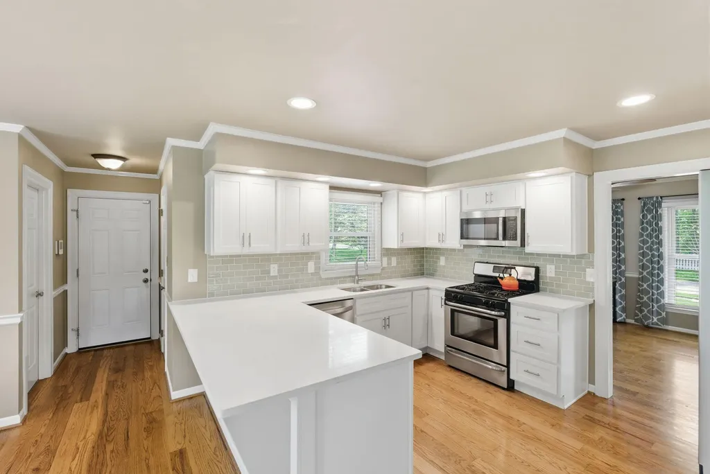 93 Shady Lane Lexington KY 40503