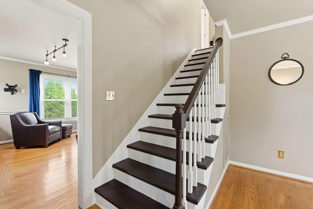 93 Shady Lane Lexington KY 40503