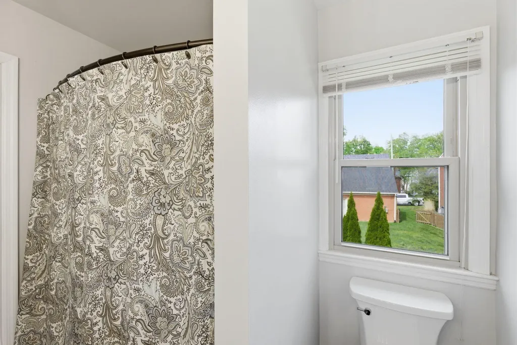 93 Shady Lane Lexington KY 40503