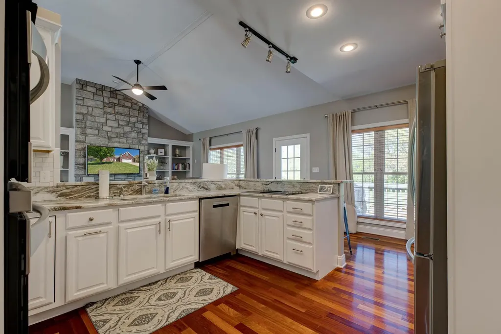 124 St Andrews Way Georgetown KY 40324