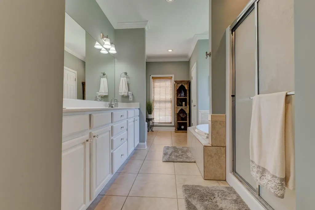 124 St Andrews Way Georgetown KY 40324