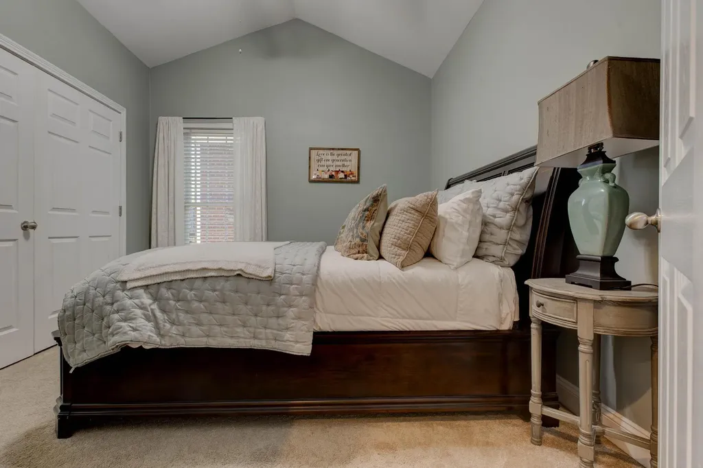 124 St Andrews Way Georgetown KY 40324