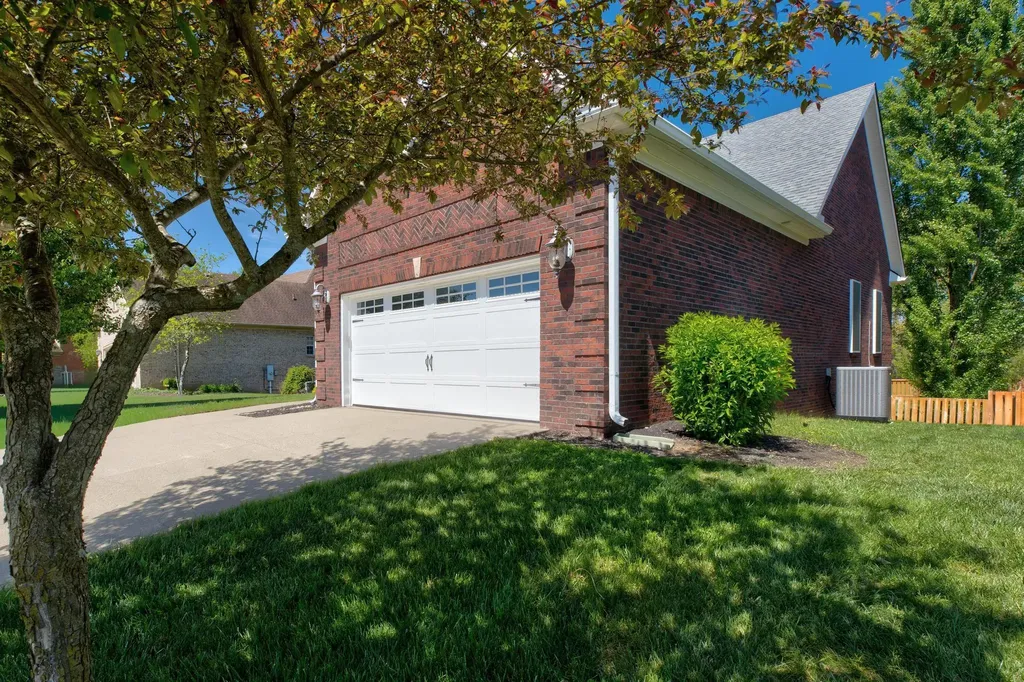 124 St Andrews Way Georgetown KY 40324