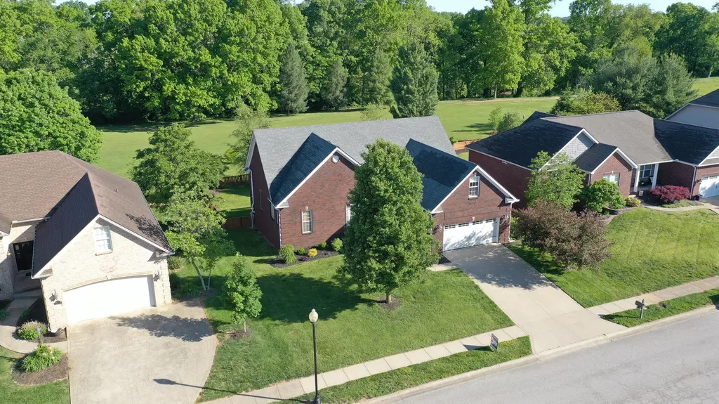 124 St Andrews Way Georgetown KY 40324
