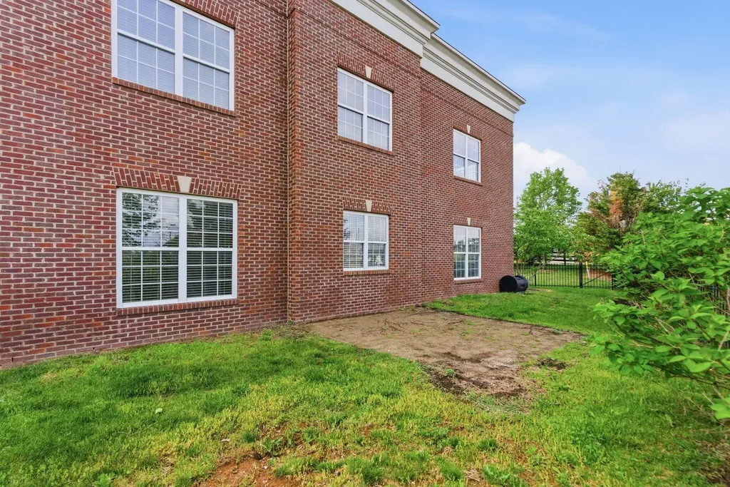3301 Beacon Street Lexington KY 40513