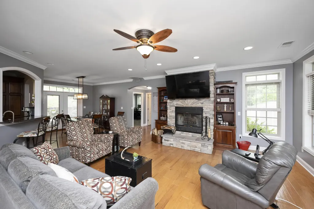 352 Suterville Road Stamping Ground KY 40379