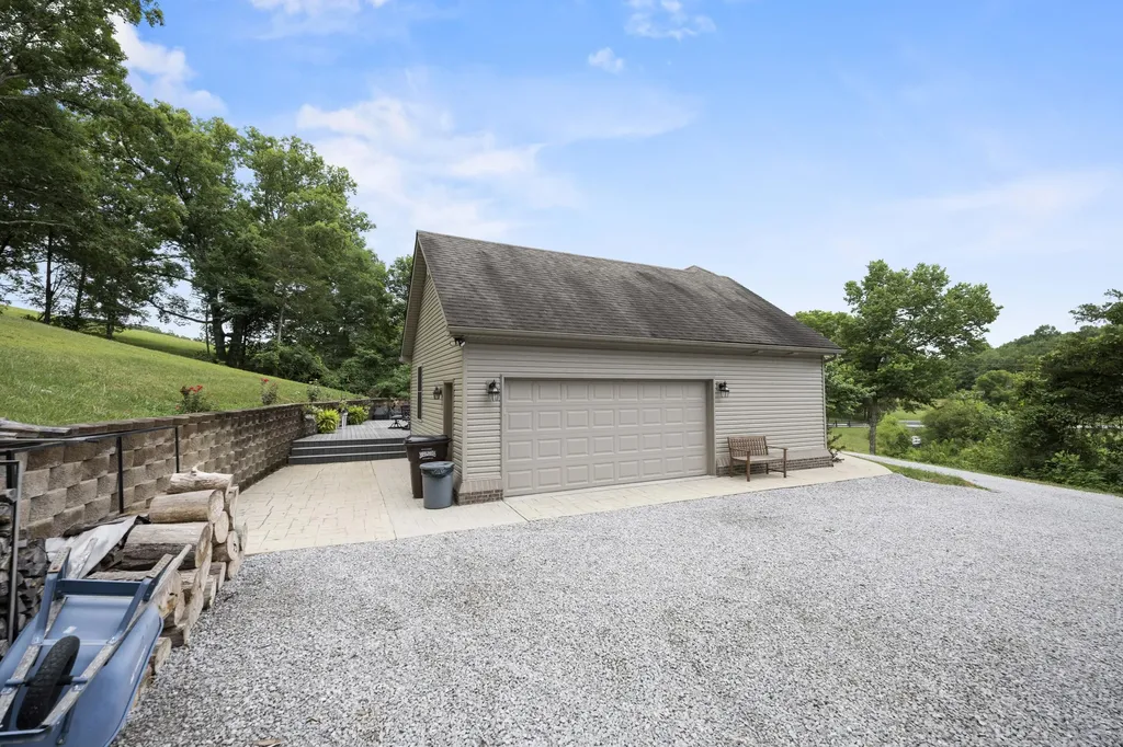 352 Suterville Road Stamping Ground KY 40379