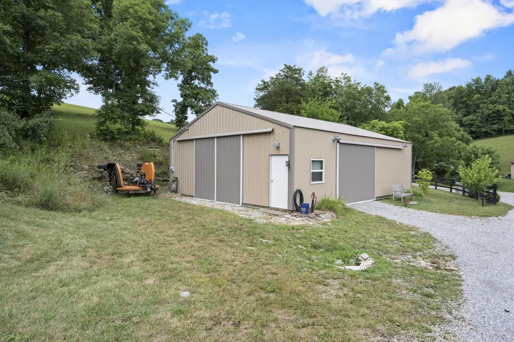 352 Suterville Road Stamping Ground KY 40379