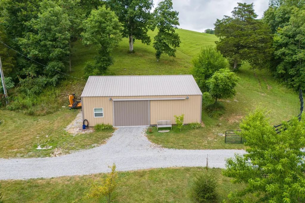 352 Suterville Road Stamping Ground KY 40379