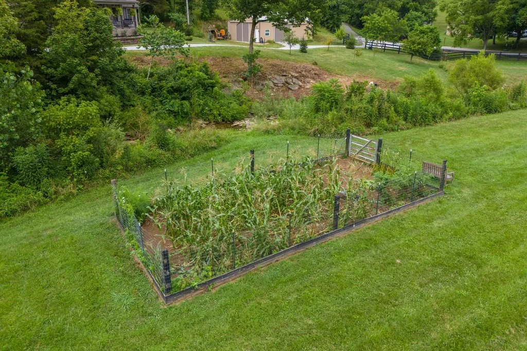 352 Suterville Road Stamping Ground KY 40379