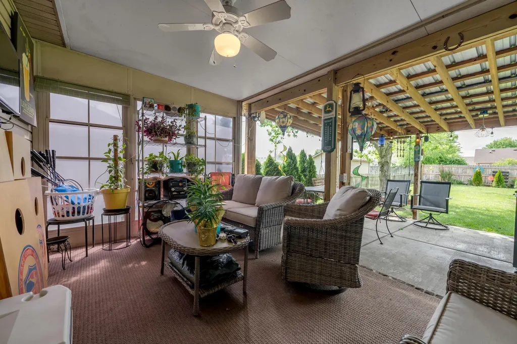 200 Kevin Drive Nicholasville KY 40356