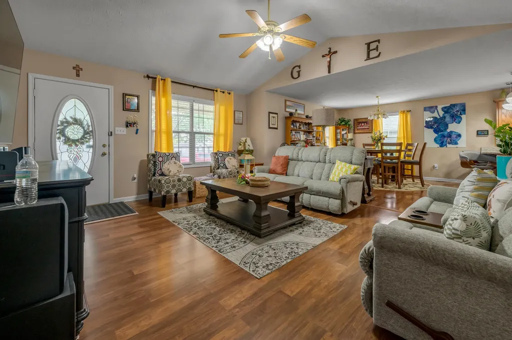 200 Kevin Drive Nicholasville KY 40356