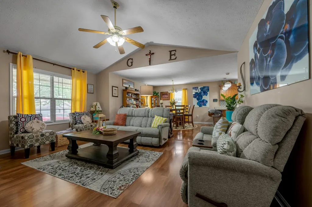 200 Kevin Drive Nicholasville KY 40356