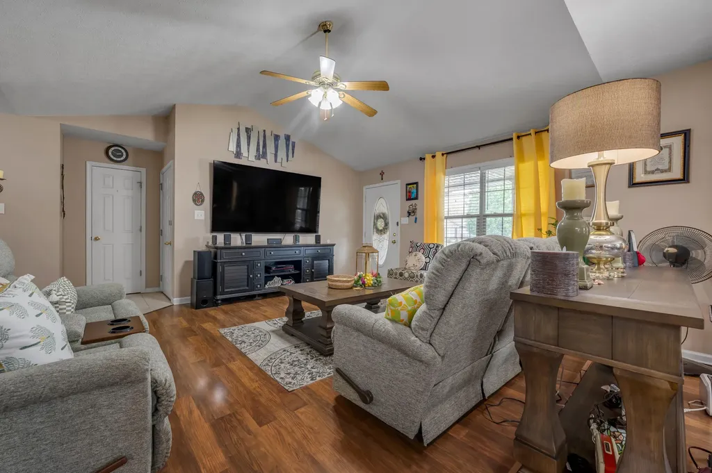 200 Kevin Drive Nicholasville KY 40356