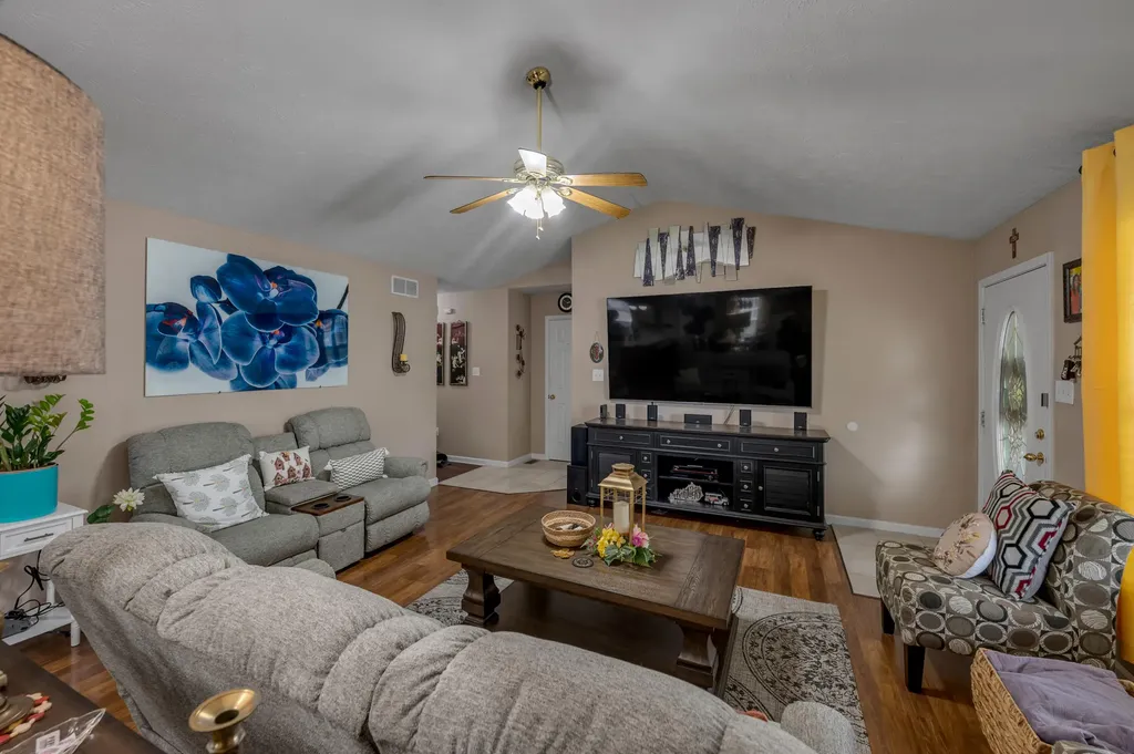 200 Kevin Drive Nicholasville KY 40356