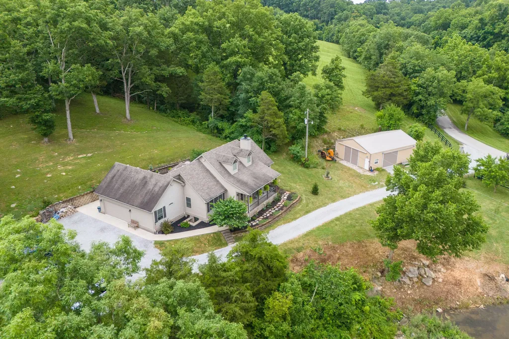352 Suterville Road Stamping Ground KY 40379